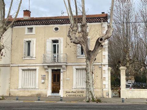 Maison à vendre 7 pièces PONT SAINT ESPRIT (30) Maison de ville mitoyenne sur terrain de 458 m²
