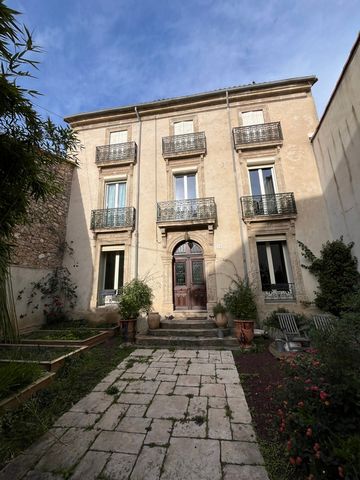 Maison bourgeoise 350 m² jardin avec piscine 350m² à vendre proche de MONTPELLIER (34)