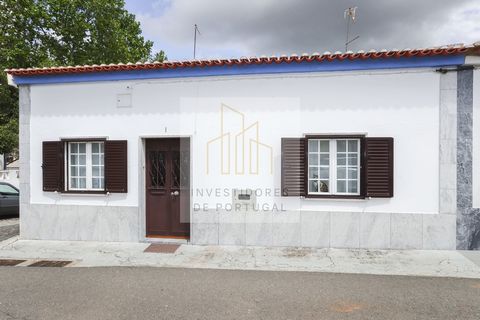 Descubra esta encantadora moradia T2, situado na serena Rua do Gorro, na freguesia de Salvada, a poucos minutos de Beja. Com um ambiente calmo e acolhedor, esta é a escolha ideal para quem procura qualidade de vida, com fácil acesso à cidade e às sua...