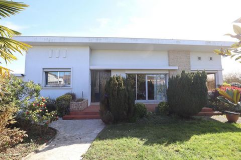 Maison 5 chambres avec garage, atelier et studio sur terrain de 2400m2