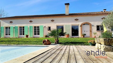 Located in a quiet and residential area, at the end of a private road, this house will seduce you with its comfort and quality services. Close to shops, schools and public transport. Surface area: 249 m² of living space on a flat, wooded plot of 1259...
