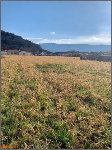 Terrain constructible de 984 m2