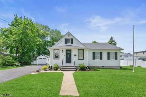 Welcome to 31 Andrews Place, a beautifully expanded and renovated Cape Cod nestled on a quiet street in the heart of Pompton Plains. This modern, move-in-ready 4-bedroom, 3-bath home offers a bright and open layout, smart home technology, and a stunn...
