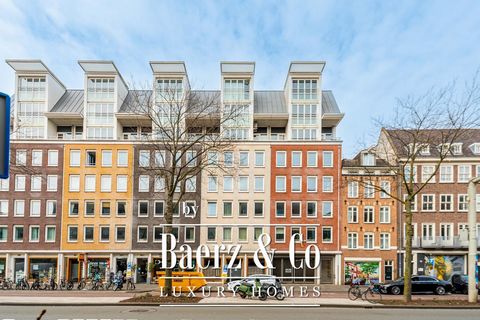 Valkenburgerstraat 186-K, 1011 NC Amsterdam Heerlijk ruim en licht appartement (ca. 124 m²) gelegen aan de Valkenburgerstraat in het centrum van Amsterdam. De woning bestaat uit een royale woonkamer met open keuken en grote raampartijen gelegen op he...