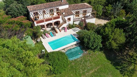 Propriété de caractère avec vue panoramique, piscine et appartement indépendant