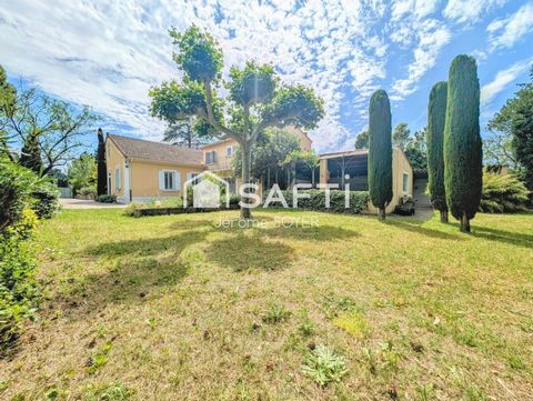 DEUX MAISONS SUR UN PARC ARBORES DE PLUS DE 6 000 M²