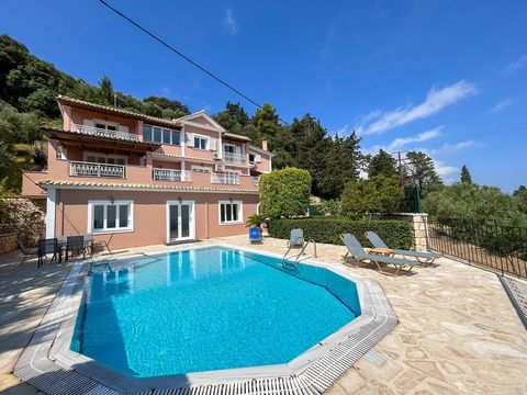 5 slaapkamers / 4-badkamer villa van 358m² woonoppervlak op een perceel van 4800m² in Vasilikos, Zante. Deze uitzonderlijke villa ligt in de heuvels van het populaire gebied vasilikos. De villa kijkt uit op de zonsopgang in de ochtend en heeft uitzic...