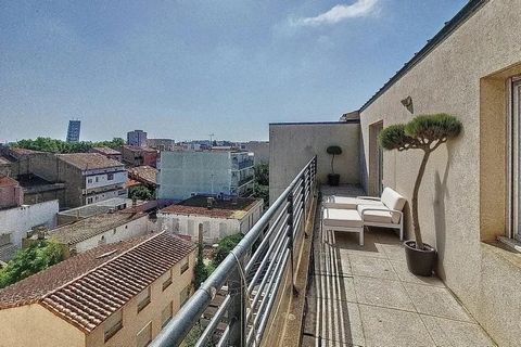 Dernier étage-ascenseur-parking