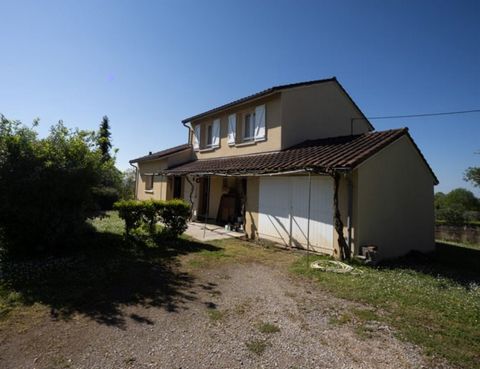 MAISON DE TYPE 5 A PROXIMITE IMMEDIATE DE FIGEAC