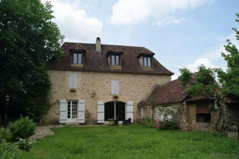 En Périgord Noir - Périgourdine en pierre