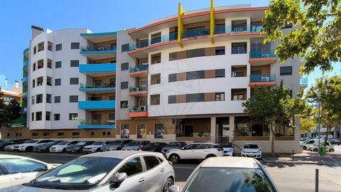 2 Bedroom Apartment, Odivelas, with Parking and Storage for Sale Located in the prestigious Urbanization of Jardim da Amoreira-Ramada-Odivelas Excellent 2 bedroom apartment with suite, inserted in a building with two elevators. Key features: - 26m² l...