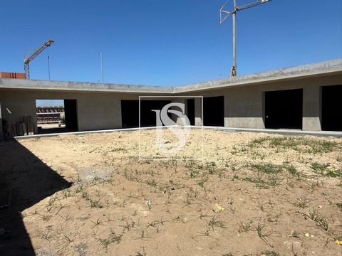 Single storey house of Modern Architecture in Soutelo with Pescina Exclusive opportunity with 3 suites, office, and high-end project in a private subdivision with only 9 units. Schedule your visit and discover the ideal home for your family. Ground f...