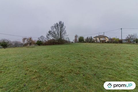 Welcome to an exceptional opportunity that awaits you! We are delighted to present a generously sized plot of land of 2500 m2 located in Thiviers, in the charming Dordogne department, in the heart of unspoilt nature. Imagine owning a haven of peace i...