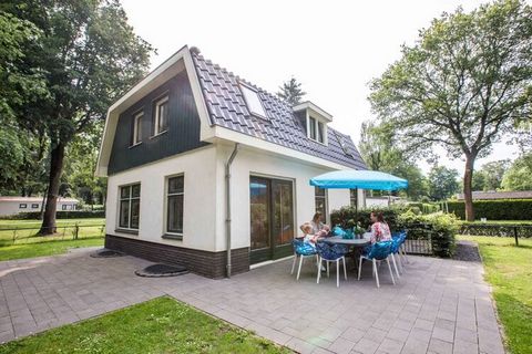 This detached villa is located in holiday park Bospark Ede, hidden in the woods in the middle of the Veluwe. The holiday park lies right on the beautiful Edesche Bosch, one of the oldest woods in the Netherlands. Ede, a small and charming regional ce...