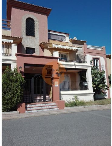 Excellent apartment with terrace on the golf course of Isla Canela in Ayamonte, Spain. The apartment has a large terrace with 56.5 m2 with magnificent view of the golf course and solar and campod total because it is the top floor. Has a suite with ba...