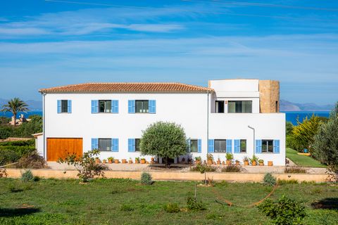 Impressive Mediterranean finca with pool in Colònia de Sant Pere Charming large property in beautiful village This wonderful finca in Colònia de Sant Pere is located in a unique setting, with stunning views of the sea and the bay of Alcúdia and the s...