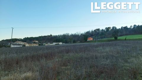 A18542RB24 - Building plot. Plot located the furthest away from the road (2 other building plots located between this plot and the road). Information about risks to which this property is exposed is available on the Géorisques website : https:// ...