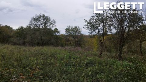 A16976 - Building plot of 1409m² in la Dornac, Dordogne Information about risks to which this property is exposed is available on the Géorisques website : https:// ...