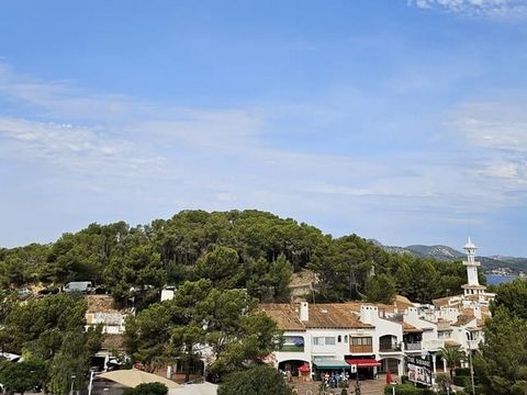Fantastic investment opportunity! This detached villa is located in the heart of Santa Ponsa and is within a short stroll of the stunning beach, a wide range of bars and restaurants that make this such a popular holiday destination. The property offe...