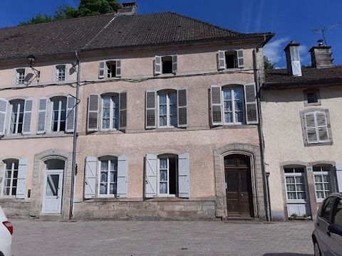 In the heart of the historic village of Faucogney-Et-La-Mer, come and discover this mansion, located in front of the listed fountain of Place Poirey. This property of more than 230m2, on four levels, to be largely renovated, will offer you great poss...