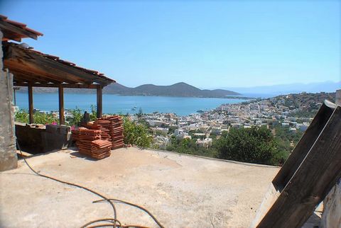 A stunning old stone house situated in a small village within walking distance of the resort of Elounda, East Crete. The property is of a solid stone construction with earth floors, tiled roof, Cretan arch and fantastic sea views. Whilst in need of f...