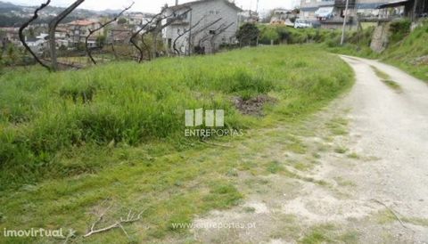 Land for sale, with an area of 1 226 m2 for construction. Situated in the city centre of Marco de Canaveses. Good access and good sun exposure. Located in a panoramic location. Ovens, Marco de Canaveses. Ref.: MC04601 FEATURES: Land Area: 1 226 m2 Ar...