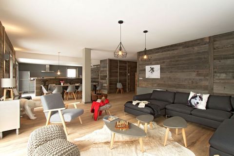 Chalet Nuance de Blanc is a new and comfortable, interlinked chalet, located in the heart of Huez Village 1500. All is built in local style and exudes class with lots of wood, natural stone and good materials. The 230 m2 chalet features a terrace wit...