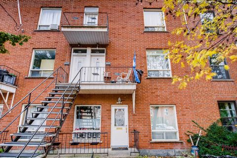 Triplex in the family for several decades. A building offering great potential and possibilities in an emerging neighborhood. A great investment that will appeal either to owner-occupiers for the ground floor available for purchase, or to investors w...