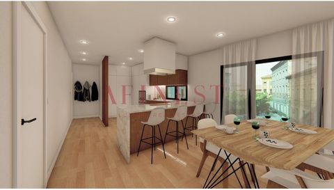 ARE YOU LOOKING FOR A NEW 3 BEDROOM DUPLEX APARTMENT WITH TERRACE AND PARKING IN ALMADA? WE HAVE THE RIGHT OPTION FOR YOU! This 3 bedroom duplex apartment, located on the top floor of a 3-storey building near the secondary school of Cacilhas, has the...