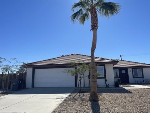 AMAZING furnished home, ready to move in! Nicely decorated with lots of upgrades. Located in the growing city of Salton City. If you want to live in a calm and relaxing place, don't look further, this is it! 4 bd, 2 new bathrooms. Kitchen features gr...