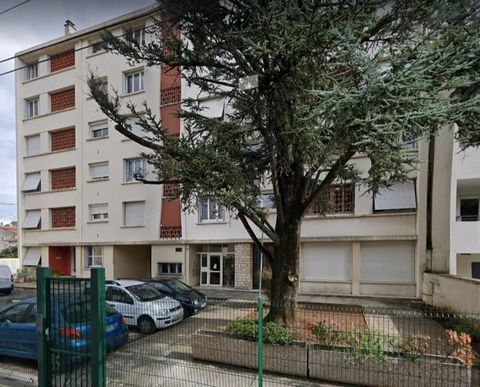 MONTELIMAR (Les Alexis) Apartament T2 - 46 M2 - 2 piętro z windą, piwnicą i parkingiem w rezydencji - wynajęty 400 euro / miesiąc Montélimar 26200 - dzielnica Alexis - jasny apartament T2 o powierzchni 46 m² z piwnicą i parkingiem - bezpieczna rezyde...