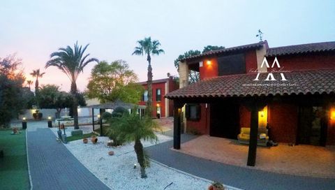 Spectacular independent villa for sale near the sea and golf course.Ready to experience the Mediterranean lifestyle? We present to you a beautiful independent villa to enjoy the best of the Costa Blanca.This marvelous property is situated on a 2000 s...