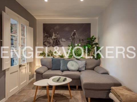 This charming apartment is located in a privileged location in the Eixample neighborhood of Girona, right next to Plaça Marquès de Camps. Situated on the second floor, it's worth noting that it does not have an elevator, but it has recently undergone...