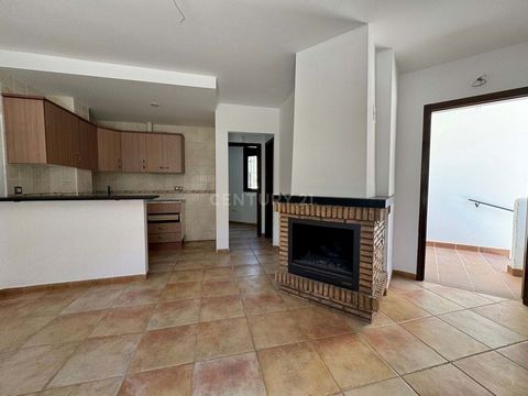 Trouvez votre retraite idéale dans la charmante Barriada de Guarros à Paterna del Río, Almeria ! Cet appartement confortable est parfait pour les escapades de week-end ou comme excellent investissement pour les locations Airbnb. Description de la pro...