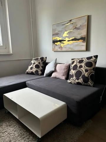 Furnished Studio Apartment in Hohenschönhausen Lichtenberg, 30 mins from AlexanderPlatz can be rented from 16th July. Fitted Kitchen with Stove & Refrigerator(No dish washer) Washning Machine, Bed, Sofa, a table & chairs, Wardrobe & some drawers. S75...