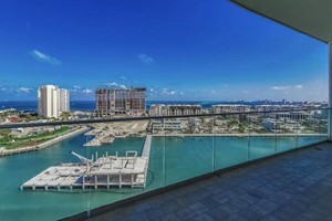 BEL APPARTEMENT DANS L’UN DES QUARTIERS LES PLUS EXCLUSIFS ET LES PLUS CALMES DE CANCUN PRÈS DES RESTAURANTS PLAZA COMERCIAL 4 CHAMBRES, 4 SALLES DE BAINS, DOUBLE BALCON AVEC DES VUES SPECTACULAIRES, SÉCURITÉ 24 HEURES SUR 24  