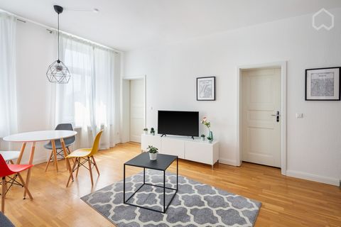 Modern Scandinavian furnishing style. Living room with a comfortable sofa bed, TV, dining table with 4 chairs and a discreet wardrobe. Beauty with 1.40 x 2 m bed and chest of drawers. Complaints with washing machine and rain shower. Kitchen full righ...