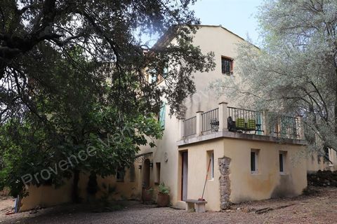 EXCLUSIVITÉ - Cette belle propriété est située sur un terrain qui a été construit à l’origine pendant les croisades. Il a été restauré entre 1915 et 1920, et en 2010, un deuxième étage a été ajouté. Elle est situé dans un quartier calme et recherché ...