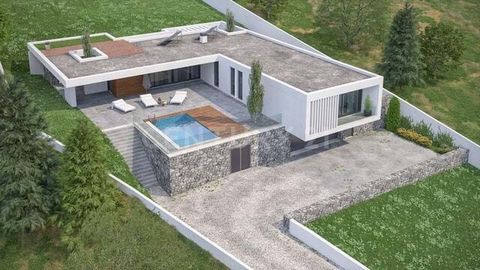 Unieke kans om uw eigen huis aan te passen in dit V4-project in Braçal, Torres Vedras. Dit huis wordt verkocht in zijn huidige staat (de laatste foto's komen overeen met de huidige staat van het pand), waardoor u de vrijheid heeft om het werk naar uw...