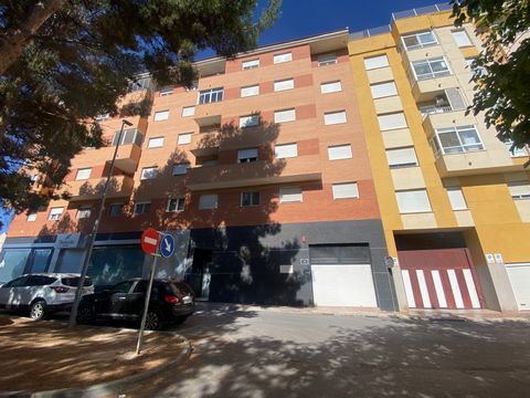 Magnífico piso de 3 dormitorios con patio privado en excelente ubicación Este luminoso y acogedor piso ofrece una distribución ideal para disfrutar de una vida confortable. Consta de 3 amplios dormitorios, incluyendo un dormitorio principal con baño ...