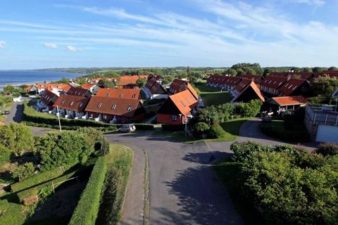 Parque de vacaciones Gudhjem & # 8212; vacaciones en la isla soleada Casas de vacaciones en estilo Bornholm a 10 minutos del puerto ya 5 minutos de la playa. El punto de partida de la familia para los viajes a Helligdomsklipperne, Paradisbakkerne, Ch...