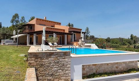 GADAIT international presents an exceptional opportunity to acquire a modern villa in Porto Heli, located in the sought-after Kounoupi district. This 250 m² property, built on a spacious 4,255 m² plot, combines modern comfort with natural beauty. Ins...