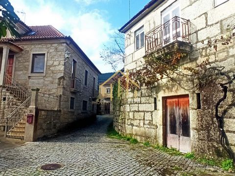 Casa in pietra nel villaggio Occasione imperdibile a São Pedro do Sul, in un piccolo villaggio: trasforma questo spazio nel tuo rifugio nella zona centrale, Jardim do Dão! Benvenuti ad Aldeia, un tesoro nel comune della città di São Pedro do Sul. Que...