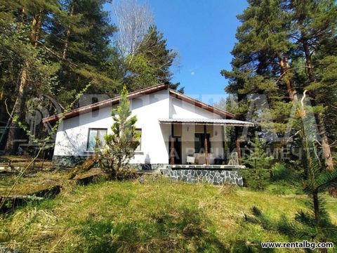 251716 Wir bieten - Einstöckiges, massives Backsteinhaus/Villa in der Villenzone Osmorkata Dorf Dedovo, 25 km von Plovdiv entfernt. Das Haus liegt 1 km von einer Asphaltstraße entfernt, die Straße ist Schotter, das Grundstück ist eingezäunt, mit Stro...