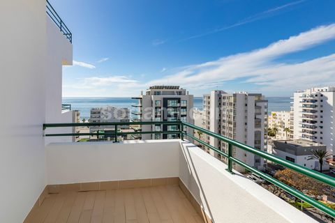 Magnificent two bedroom apartment with sea view, in Quarteira. The apartment consists of living room, kitchen with sunroom, two bedrooms, one of which is en suite, and another full bathroom. It has a parking space in a covered garage. The apartment i...