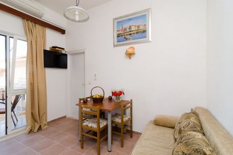 Apartments Senjo are located in Cavtat, a quiet little town with rich cultural and historical heritage, beautiful beaches and scenery, just 20 minutes ride to Dubrovnik's Old Town. Common BBQ facilities are at guests disposal. Luggage storage before ...