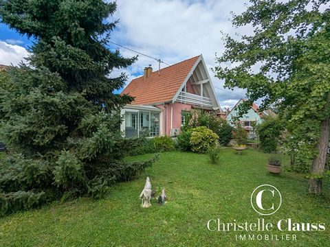 ACHENHEIM - BRIGHT - QUIET Come and quickly discover this pretty house of 111.24m2 carrez/ 121m2 on the ground located on a beautiful plot of nearly 10 ares in a cul-de-sac in Achenheim. It comprises on the ground floor: - a spacious entrance, - a li...