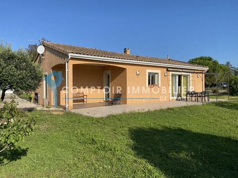 A vendre à GIMONT (32), Maison de plain pied de 1990 sur un terrain de 2000 m2, elle se compose d'un salon ouvert sur la cuisine équipée, 4 chambres,1 bureau,1salle d'eau avec sa baignoire,1 wc. et un double garage, le terrain est clos avec un portai...