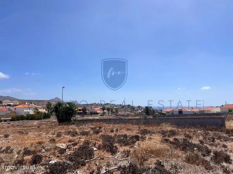 LOTE CONSTRUÇÃO 2 MORADIA | PROJETO APROVADO | PORTO SANTO - Terreno na zona do Campo de Cima, Porto Santo - Localizada numa zona calma e soalheira, com acesso a todo o tipo de serviços e comércio. - Fica a poucos minutos do centro da vila, podendo m...