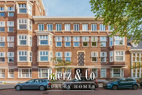 Murillostraat 12-1, 1077 NE Amsterdam In het charmante Amsterdam Oud-Zuid bevindt zich dit ruime en sfeervolle appartement (ca. 101m²) op de eerste verdieping. De woning combineert een comfortabele leefruimte met een praktische indeling en stijlvolle...